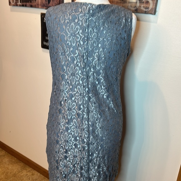 Cove Collections is lacy/ beaded dress - Picture 3 of 4